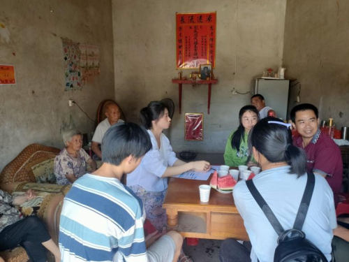 “权心权意向未来”团队赴德阳市等地资助走访