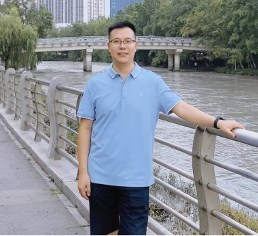 【优秀班主任】胡深强：沃土育繁华 奏响班级育人实践建设三重奏