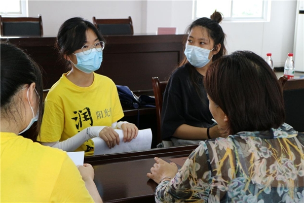 心系乡村振兴,川农学子深入调研村干部“职业化” 心系乡村振兴,川农学子深入调研村干部“职业化”