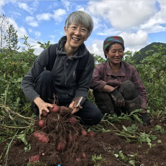 【优秀教师标兵】王西瑶：言传身教助振兴，走出“薯”光之路