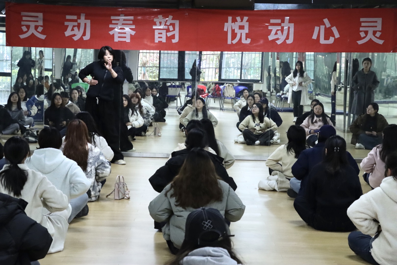 三八妇女节学校活动方案_三八节女教职工活动_校园蛋糕DIY主题活动