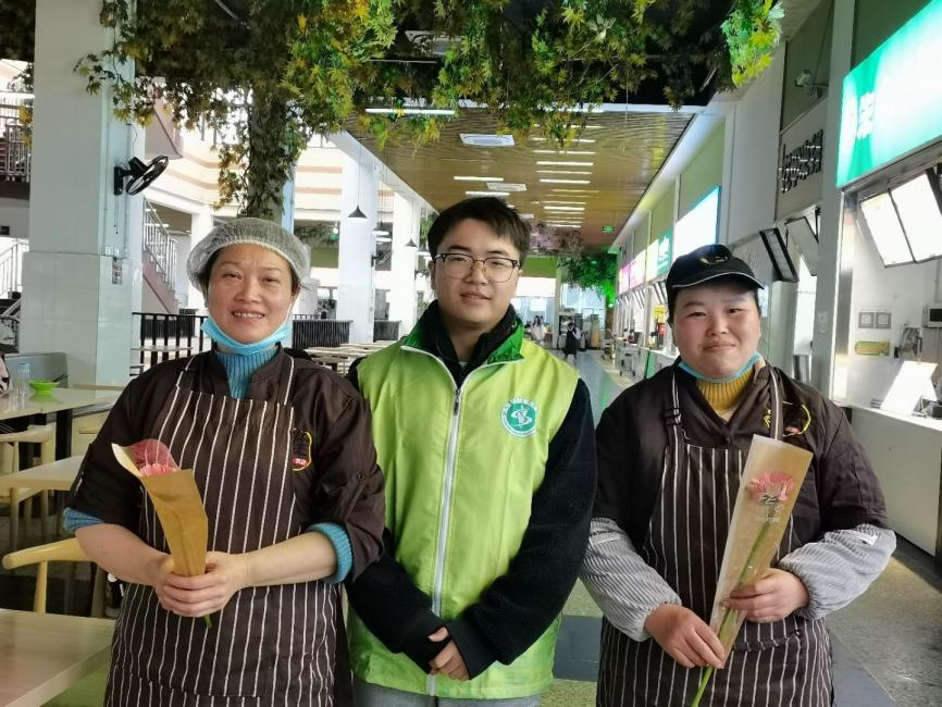 三八节女教职工活动_三八妇女节学校活动方案_校园蛋糕DIY主题活动