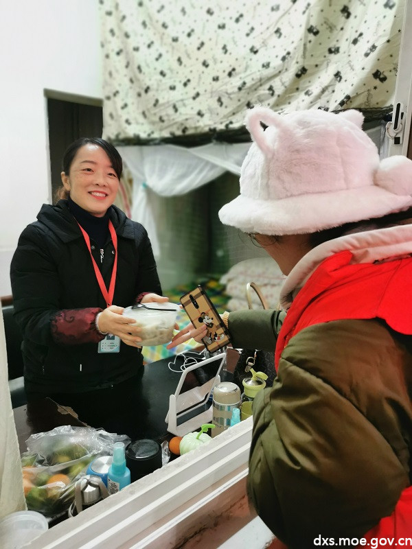 收到暖心汤饺的宿管阿姨。.jpg 收到暖心汤饺的宿管阿姨。.jpg